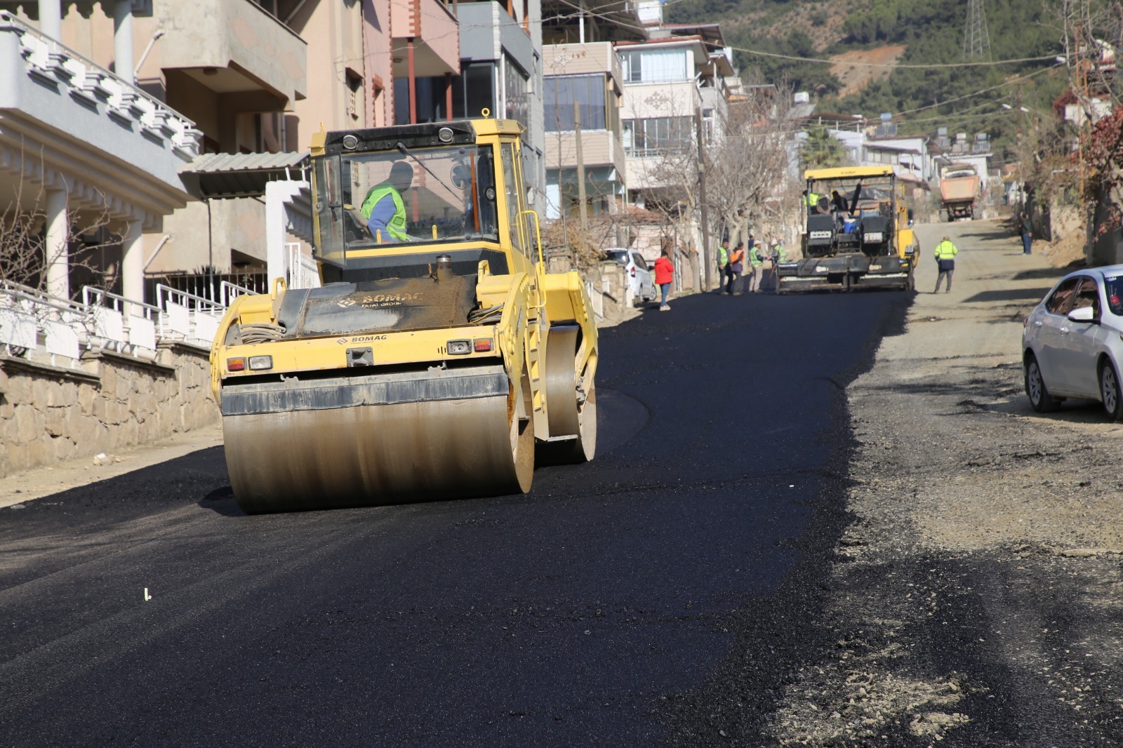HBB ATİK YAYLA YOLUNU ASFALTLIYOR