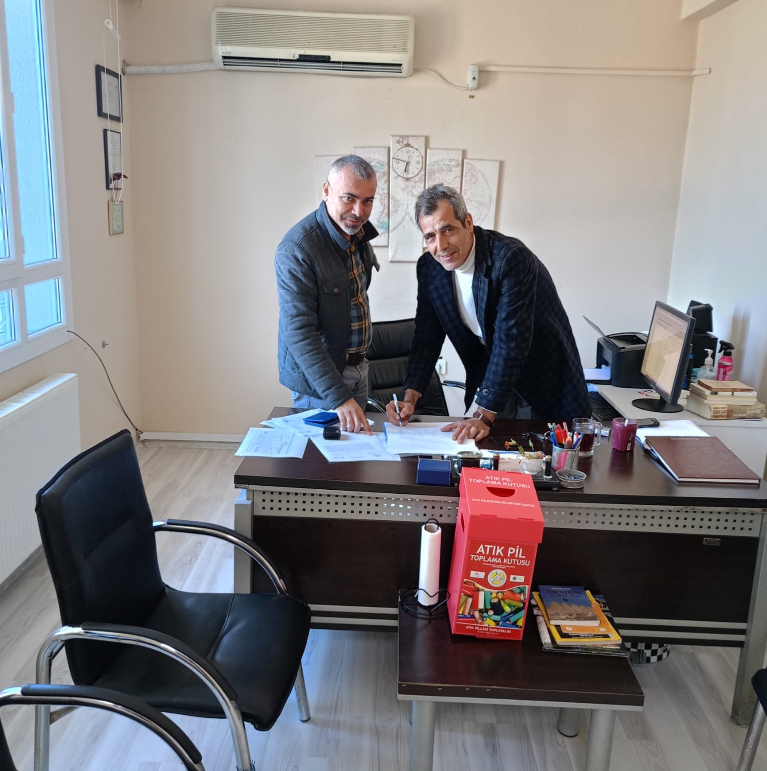 SAMANDAĞ BELEDİYESİ ATIK PİLLERİ GERİ DÖNÜŞÜME KAZANDIRIYOR