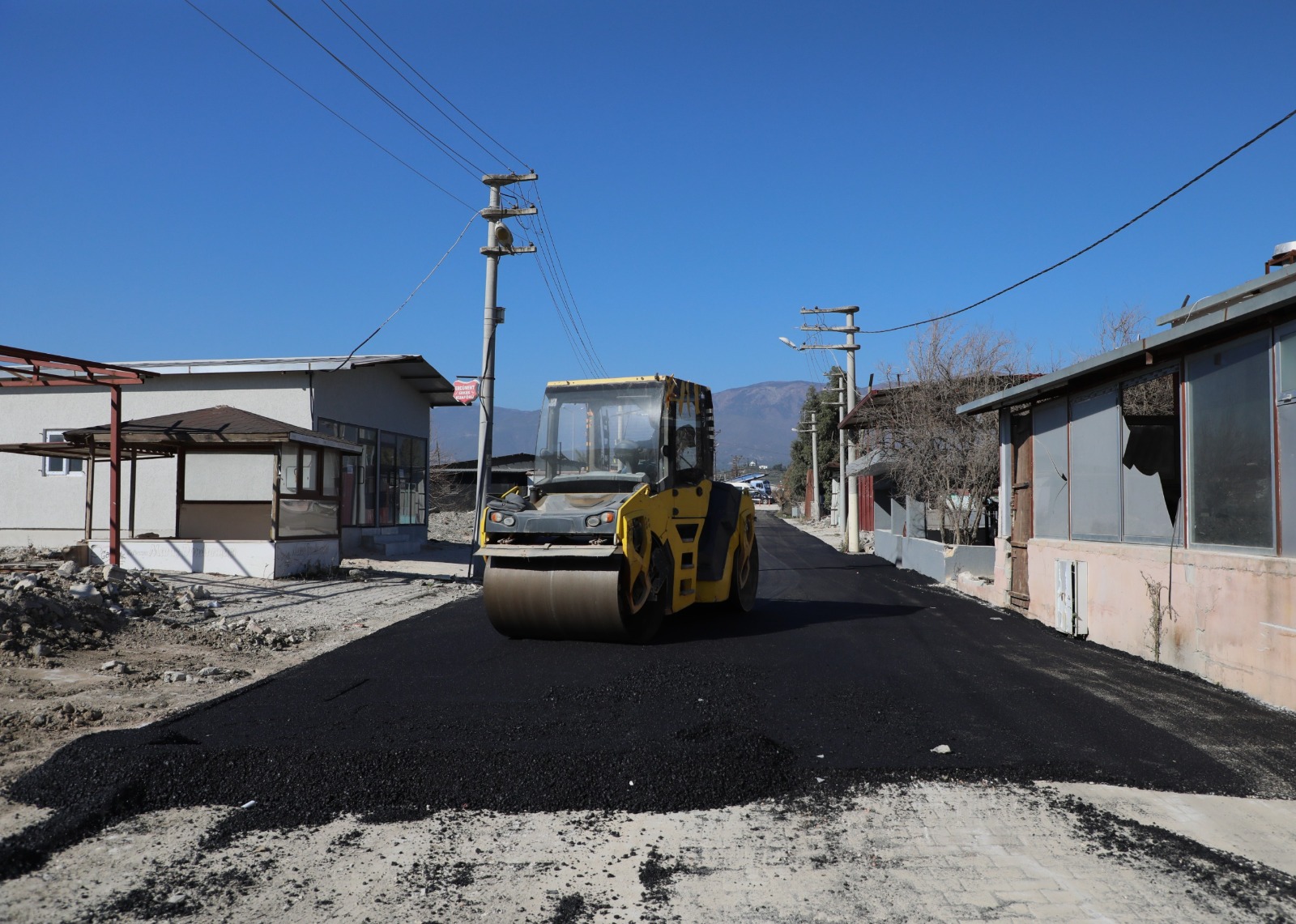 KUZEYTEPE’DE YOL SORUNU HBB İLE ÇÖZÜME KAVUŞTU