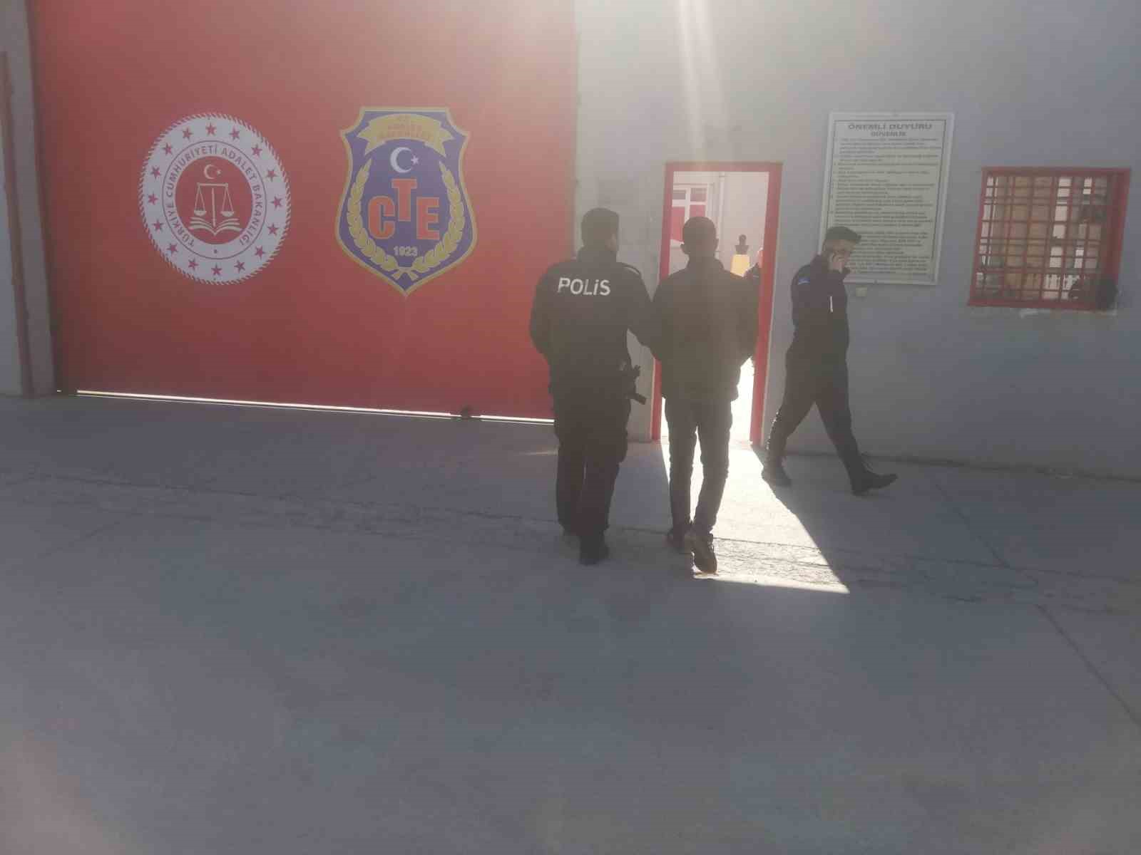 Arsuz’da bıçakla yaralama olayının şüphelisi tutuklandı