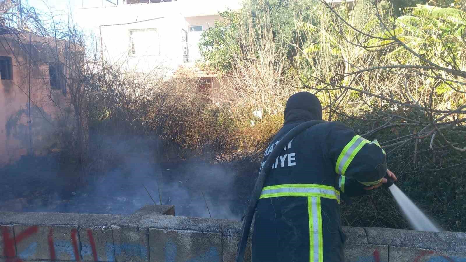 Samandağ’da bahçe yangını