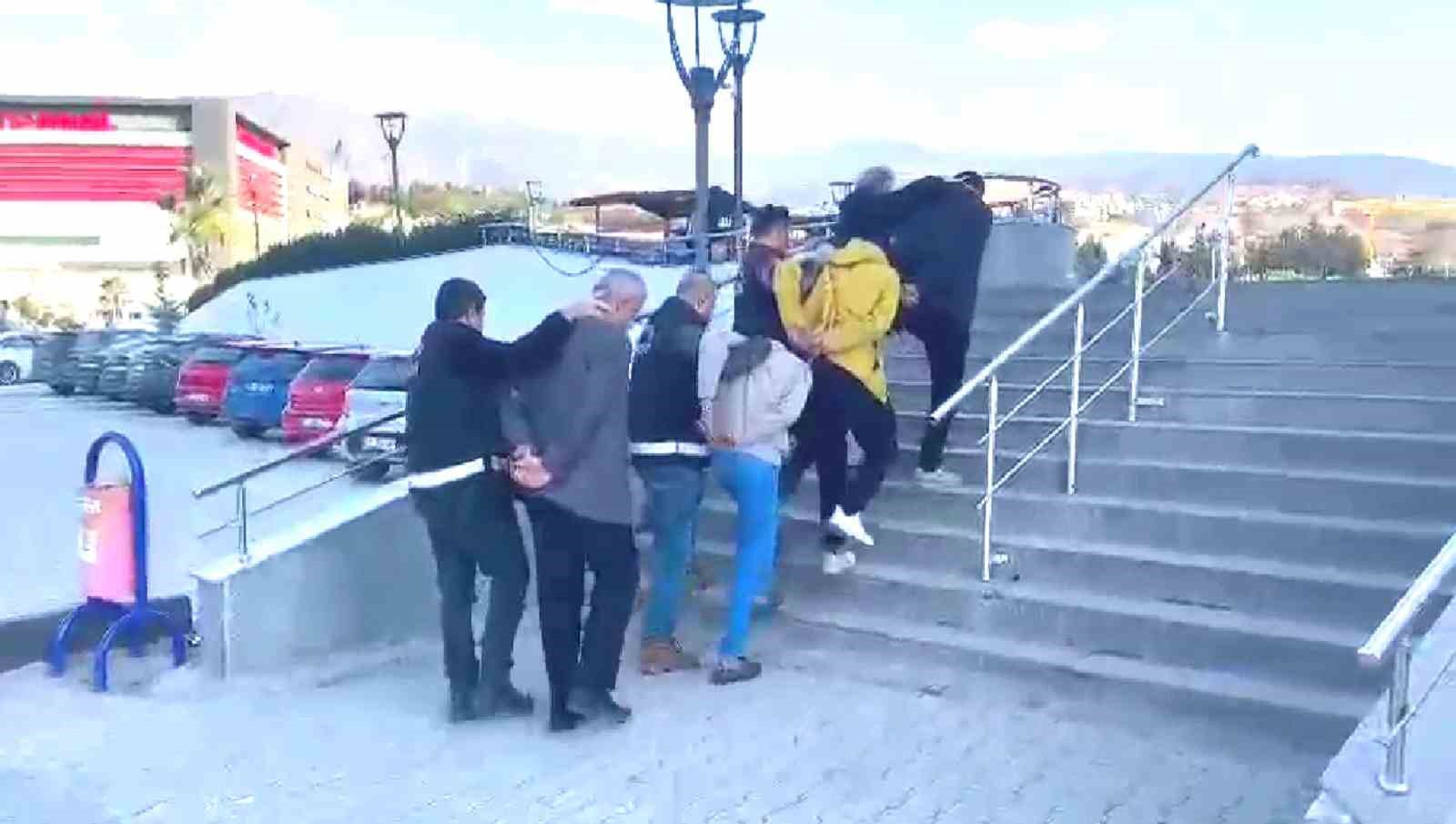 Hatay’da aranan şahıslara yönelik düzenlenen operasyonda 10 kişi yakalandı