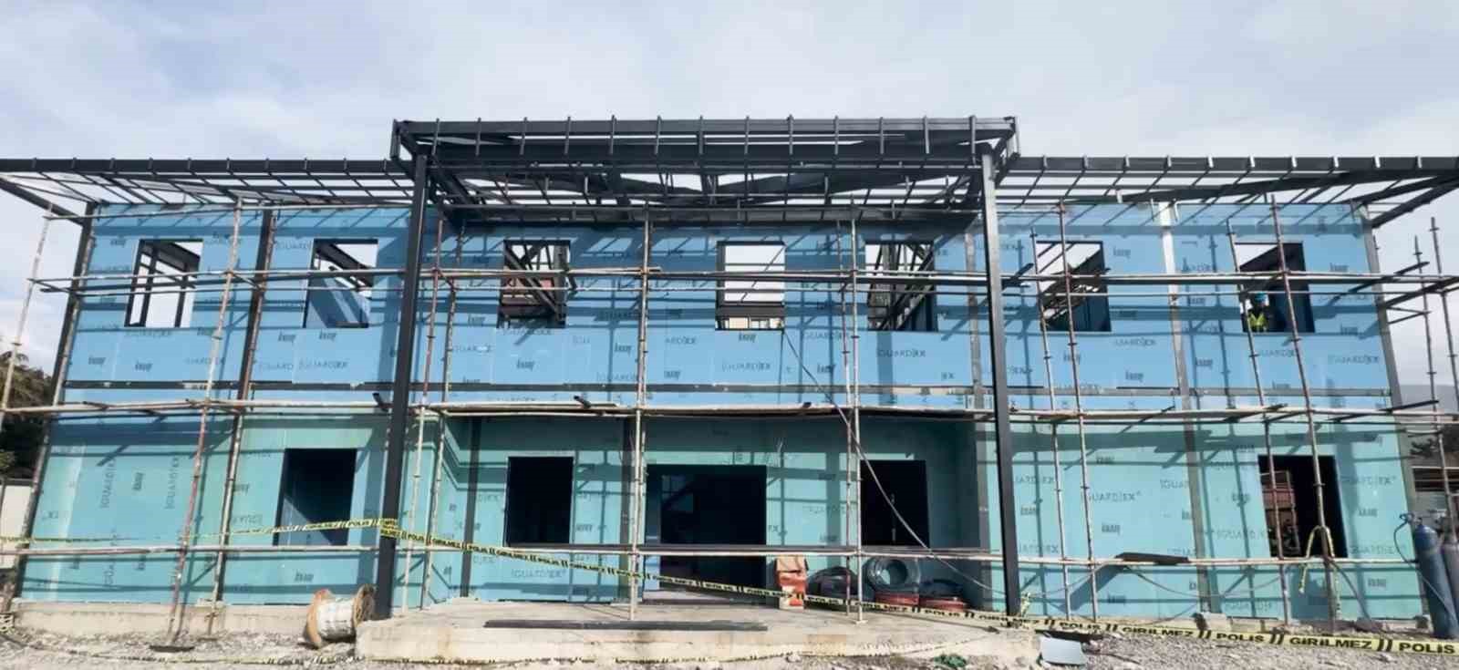 Vali Masatlı, yapımı devam Payas ilçe emniyet müdürlüğü hizmet binasında incelemelerde bulundu