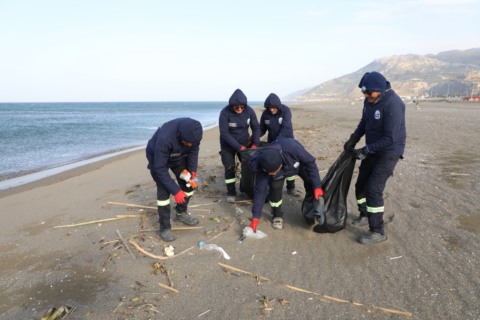 HBB’DEN SAHİLLERDE KIŞ TEMİZLİĞİ