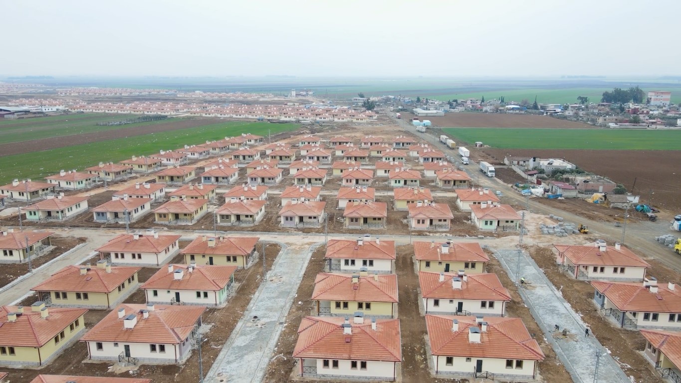 3 BİN 500 DÖNEMLİK MERAYDI, TÜRKİYE'NİN İLK KIRSAL UYDU KENTİ OLDU MUHTAR AHMET GÜNGÖR: "BURASI ÖNCEDEN MERAYDI ŞİMDİ İSE BİZE YUVA OLDU"