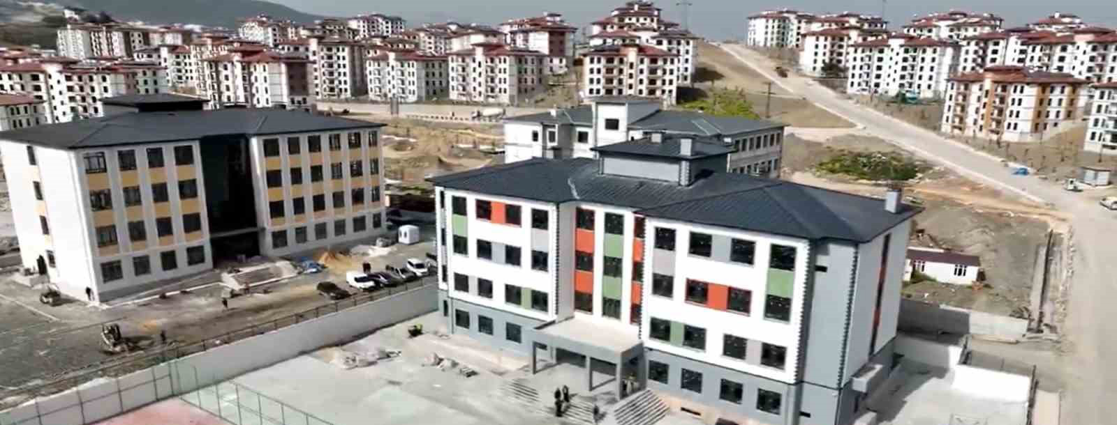 DİKMECE MAHALLESİ TOKİ AFET KONUTLARI BÖLGE’SİNDE OKUL İNŞAATLARI YÜKSELMEYE DEVAM EDİYOR