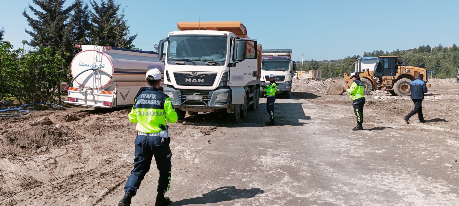 BÜYÜKŞEHİRDEN KAÇAK HAFRİYAT DÖKÜMÜNE DEV CEZA
