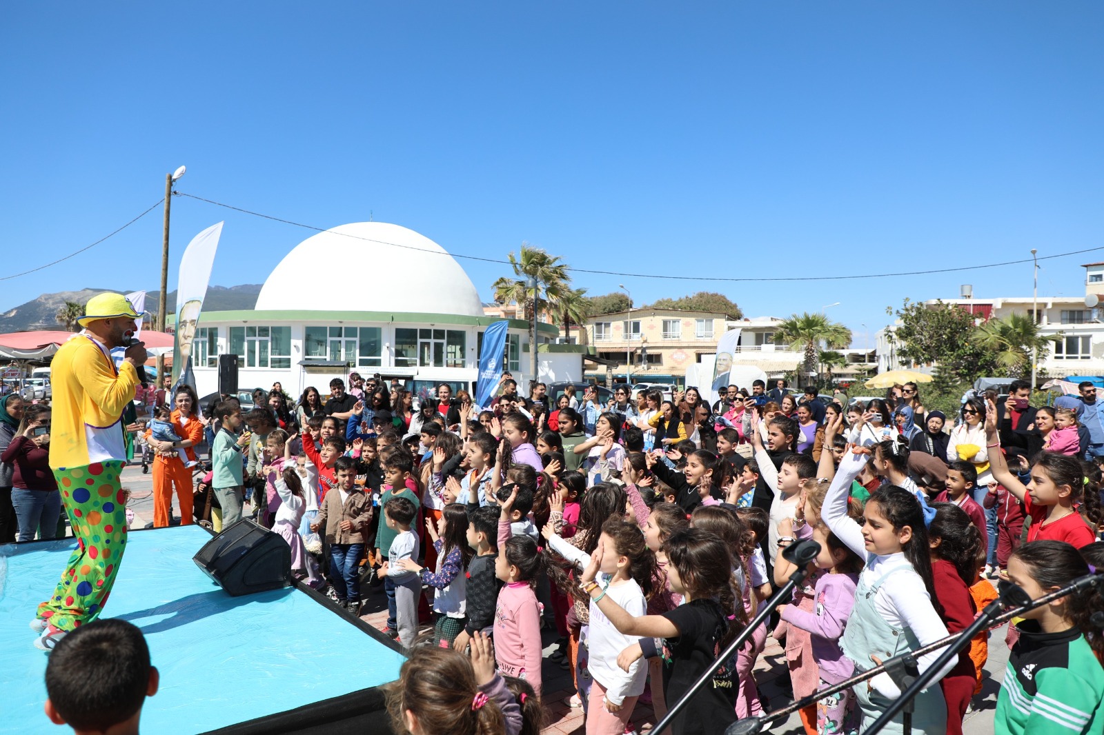 SAMANDAĞ EĞLENCEYE DOYDU