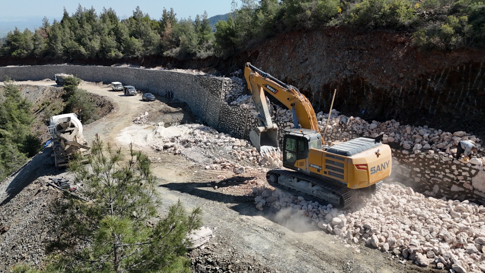 SERİNYOL – MADENLİ YOLUNDA ÇALIŞMALAR SÜRÜYOR