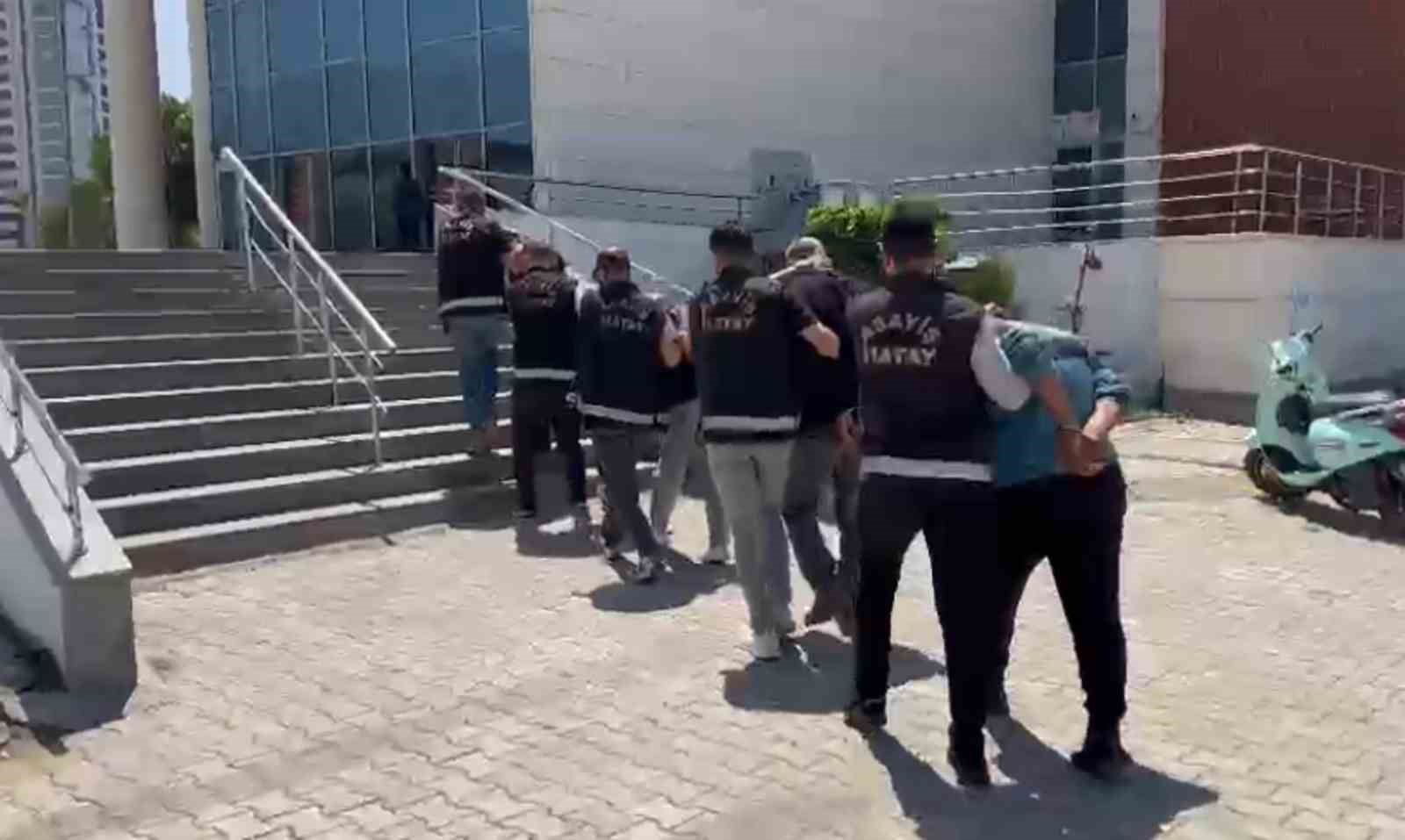 İSKENDERUN’DA ARANAN 5 KİŞİ YAKALANDI