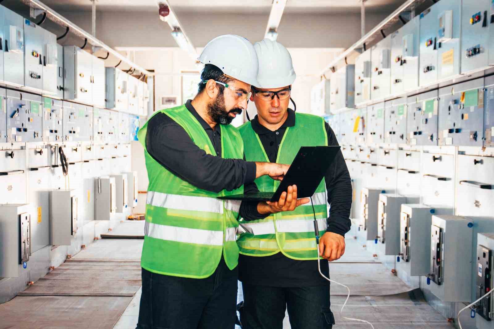 TOROSLAR EDAŞ HATAY'IN ENERJİ ALTYAPISINI GÜÇLENDİRMEYE DEVAM EDİYOR