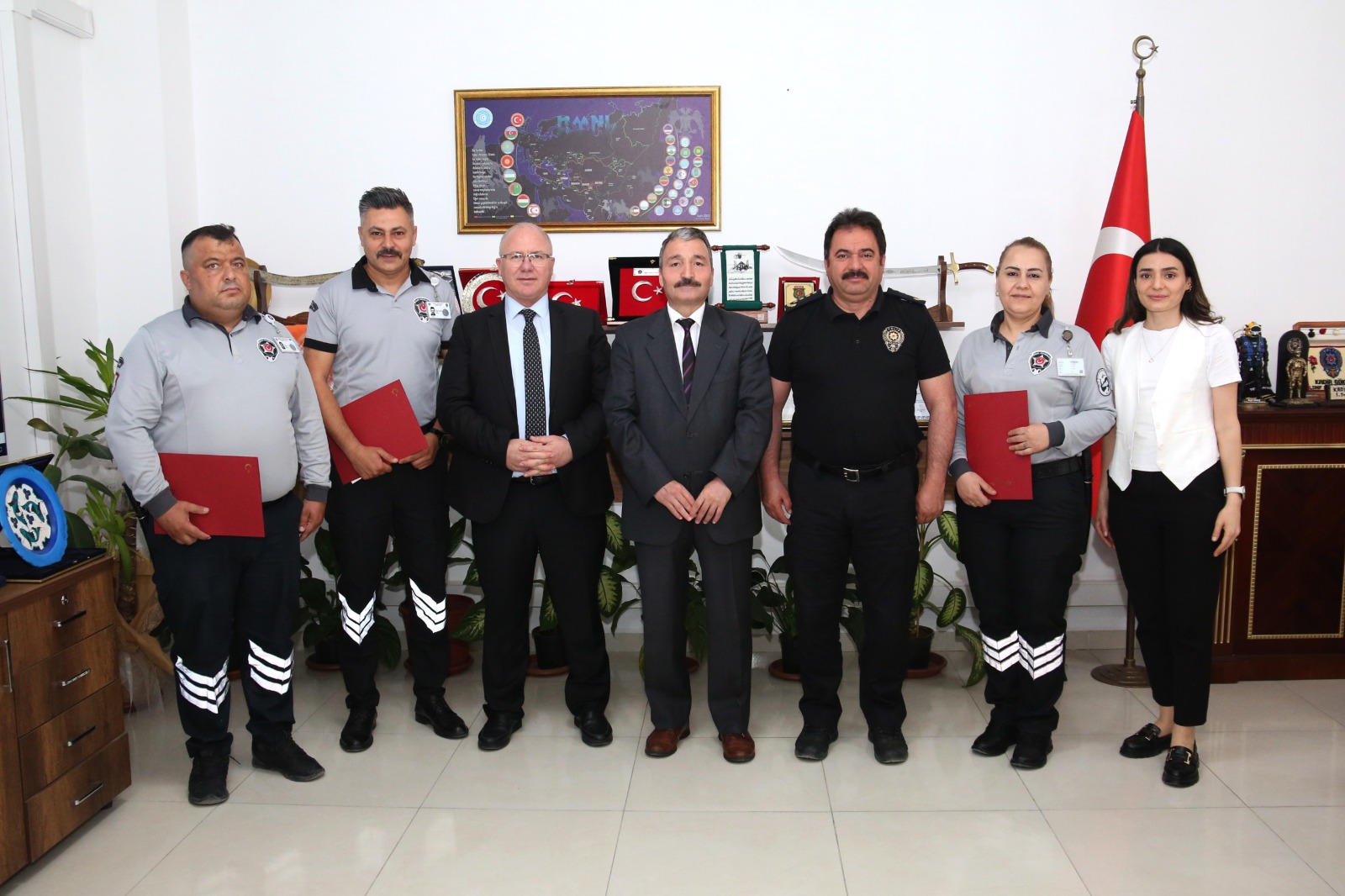 HBB ZABITA DAİRESİ BAŞKANLIĞI EKİPLERİNE BAŞARI ÖDÜLÜ