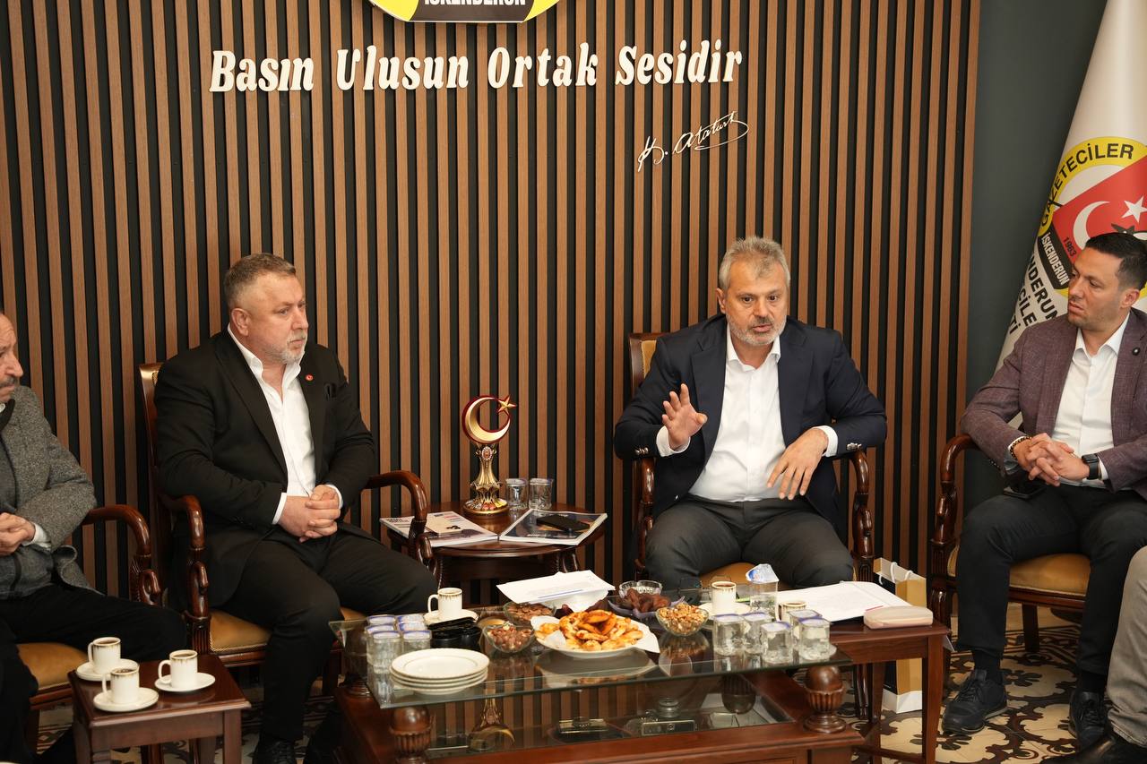 BAŞKAN ÖNTÜRK İSKENDERUN’DA GAZETECİLERLE BULUŞTU