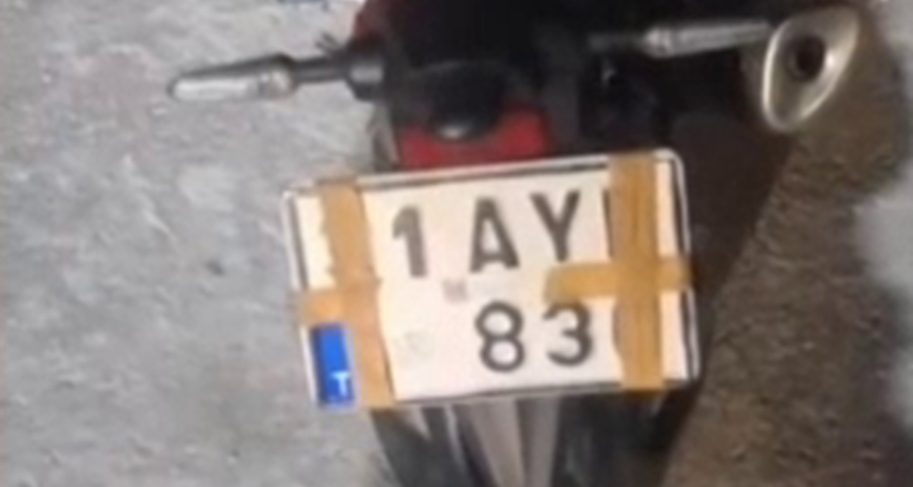 Plakayı yara bandıyla kapatan sürücü yakayı ele verdi