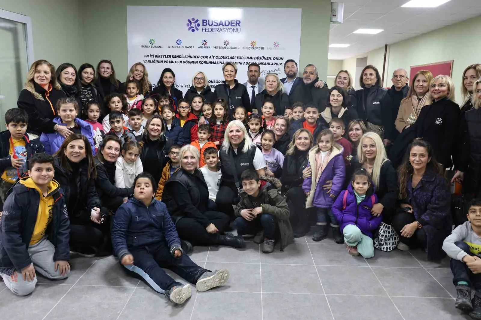 BUSADER, DEPREMDE YIKILAN OKULU YENİDEN İNŞA EDEREK ÇOCUKLARA ARMAĞAN ETTİ