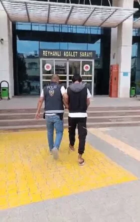 REYHANLI'DA UYDU ALICISI ÇALAN 2 ŞÜPHELİ TUTUKLANDI