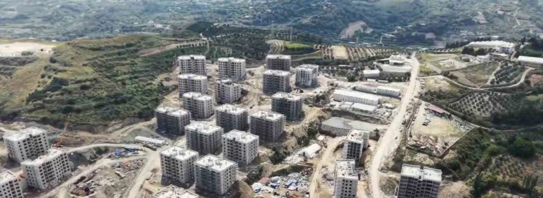 KOÇÖREN MAHALLESİ'NDE AFET KONUTLARI YÜKSELİYOR