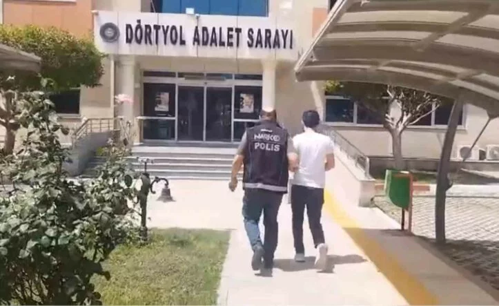 DÖRTYOL’DA UYUŞTURUCU OPERASYONU; 3 GÖZALTI 1 TUTUKLAMA