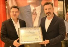 KAYMAKAM GÖKPINAR’A ARSUZ FAHRİ HEMŞEHRİLİK BERATI VERİLDİ