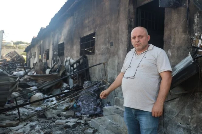 DEPREMDEN KURTARDIĞI TEKSTİL ÜRÜNLERİNİN VE MAKİNELERİN KÜLE DÖNMESİYLE 10 MİLYON TL'LİK KAYBA UĞRADI TEKSTİL DEPOSU SAHİBİ ATİLLA ÇİÇEKLİ: "DEPREMDE İŞYERLERİMİZDEN KURTARABİLDİKLERİMİZİ BURAYA DEPOYA KOYDUK AMA MAALESEF YANDI"