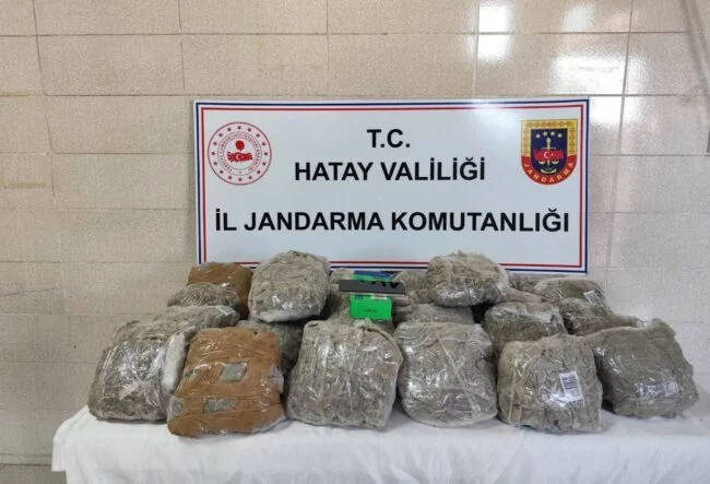 HATAY'DA UYUŞTURUCU VE KAÇAKÇILIK OPERASYONU: 23 GÖZALTI