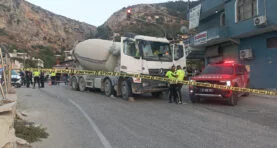 Beton mikseri motosikleti ezdi: 2 ölü