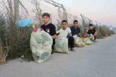 Ben başladım sıra sende’ sloganıyla çöp toplama hareketini başlatan Miraç, her gün arkadaşlarıyla birlikte temiz çevre için çöp topluyor