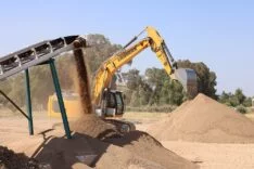 HATAY’IN İLK BİTKİSEL TOPRAK ELEME TESİSİ HİZMETE GİRDİ