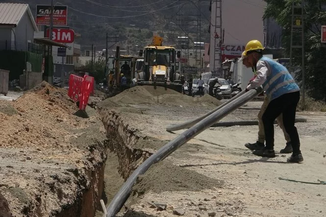 SAMANDAĞ’DA 103 BİN 653 M İÇME SUYU HATTI YAPILDI