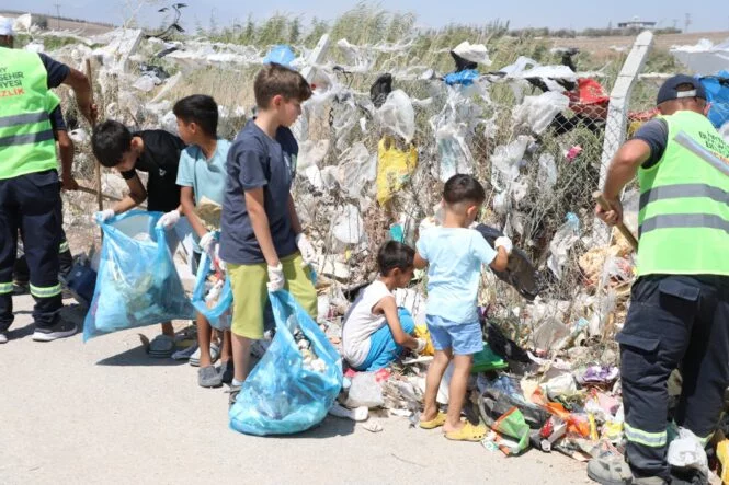 “Ben başladım sıra sende” sloganıyla çöp toplama hareketini başlatan Miraç’a belediye ekiplerinden destek