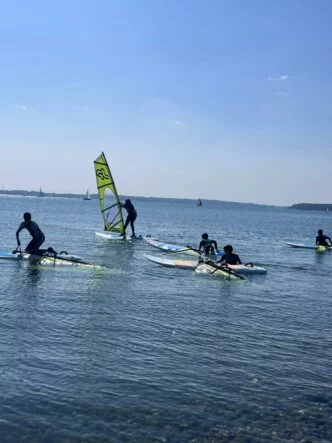 HATAYLI ÇOCUKLAR, KİEL’DE DALGALARLA BULUŞTU