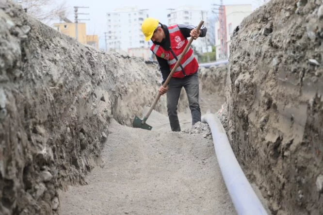 DÖRTYOL’DA ŞEBEKE YENİLEME ÇALIŞMALARI SÜRÜYOR