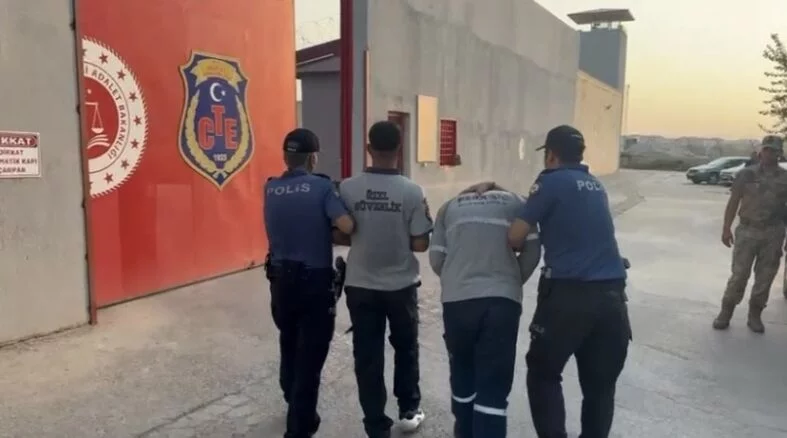 HATAY’DA KABLO HIRSIZLIĞI ŞÜPHELİSİ 3 KİŞİ YAKALANDI