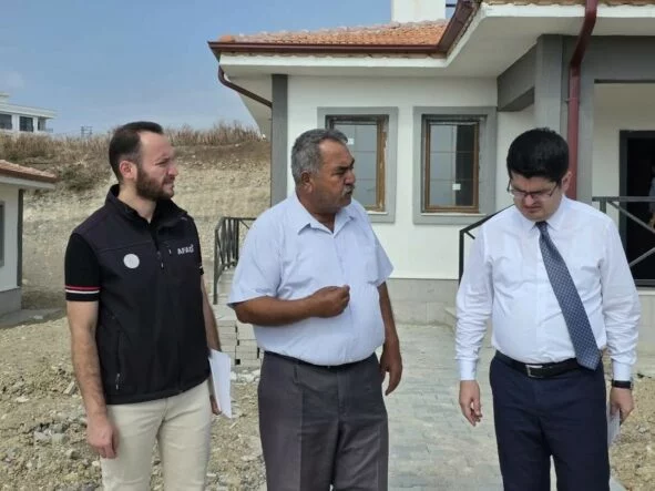 Kaymakam Eroğlu, Aşağı Kepirce köy evlerindeki çalışmaları inceledi