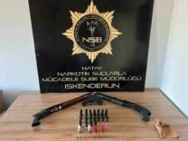 İskenderun’da uyuşturucu operasyonunda silah ve mühimmat ele geçirildi