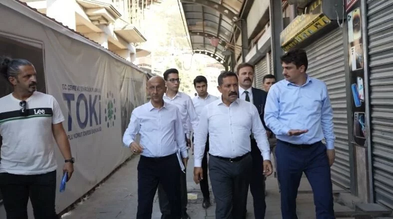 Vali Masatlı, Tarihi Uzun Çarşı’daki çalışmaları inceledi