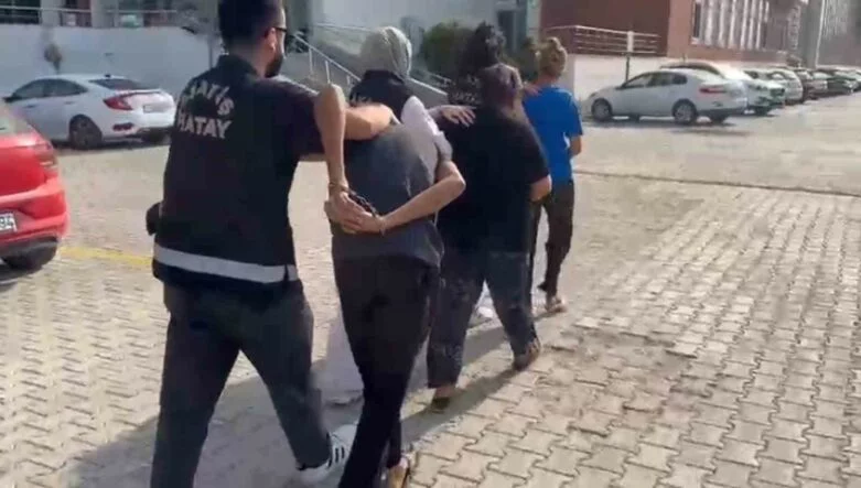 İstanbul’da hırsızlık suçundan aranan şahıslar İskenderun’da yakalandı