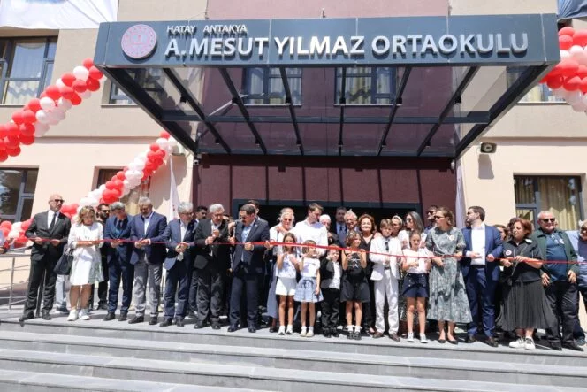 MESUT YILMAZ ORTAOKULU TÖRENLE AÇILDI