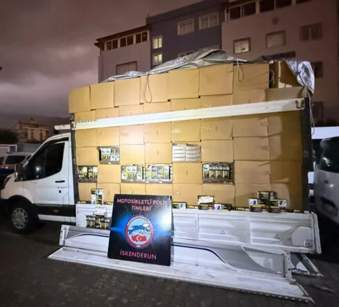 İskenderun’da 2 milyon 900 bin adet gümrük kaçağı makaron ele geçirildi