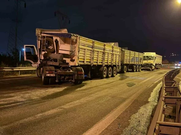 ZİNCİRLEME TIR KAZASINDA: 1 SÜRÜCÜ YARALANDI
