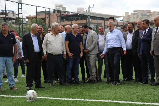 BAŞKAN ÖNTÜRK, TEKEBAŞI MAHALLESİ’NDEKİ HALI SAHAYI YERİNDE İNCELEDİ