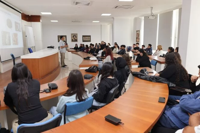 AİLE ÜNİVERSİTESİ İLK MEZUNLARINI VERDİ