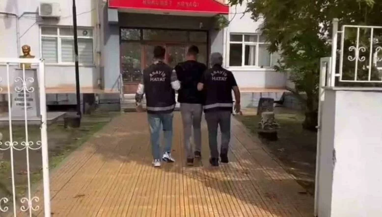 Erzin’de hapis cezası ile aranan hırsızlık şüphelisi yakalandı