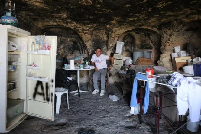 Depremden sonra huzuru mağarada bulmuştu, şimdi çok sevdiği mağarasını boşaltacak olmanın hüznünü yaşıyor