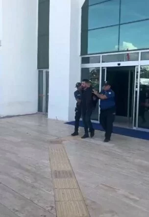 YOL VERME KAVGASINDA 1 KİŞİYİ AYAĞINDAN SİLAHLA VURAN 2 ŞÜPHELİ YAKALANDI