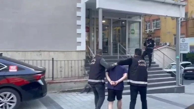 DOLANDIRICILIK SUÇUNDAN 160 YIL KESİNLEŞMİŞ HAPİS CEZASI BULUNAN ŞAHIS YAKALANDI