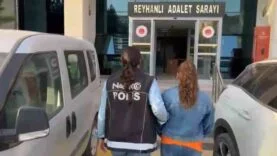 Reyhanlı’da 22 yıl hapis cezası ile aranan uyuşturucu satıcısı kadın yakalandı