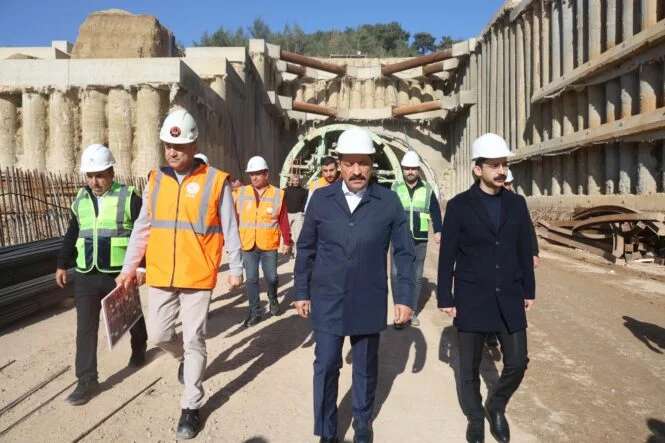 AMANOS DAĞLARI'NDA 8.5 KİLOMETRE UZUNLUĞU TÜNELDE IŞIK GÖRÜNDÜ İSKENDERUN VE ANTAKYA'YI BİRBİRİNE BAĞLAYACAK OLAN BELEN-TOPBOĞAZI OTOYOLU PROJESİNDE ÇALIŞMALAR SÜRÜYOR