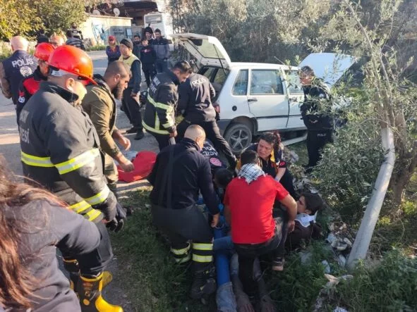 ERZİN’DE TRAFİK KAZASI:  3 YARALI