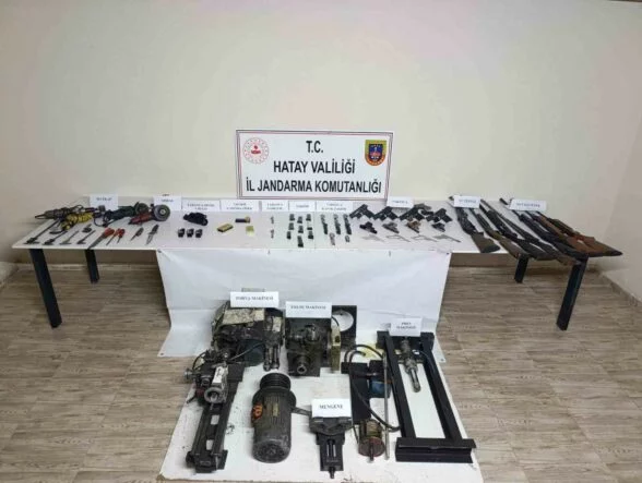 PAYAS'TA EVİNİ SİLAH YAPIM ATÖLYESİNE ÇEVİREN ŞAHSA SUÇÜSTÜ